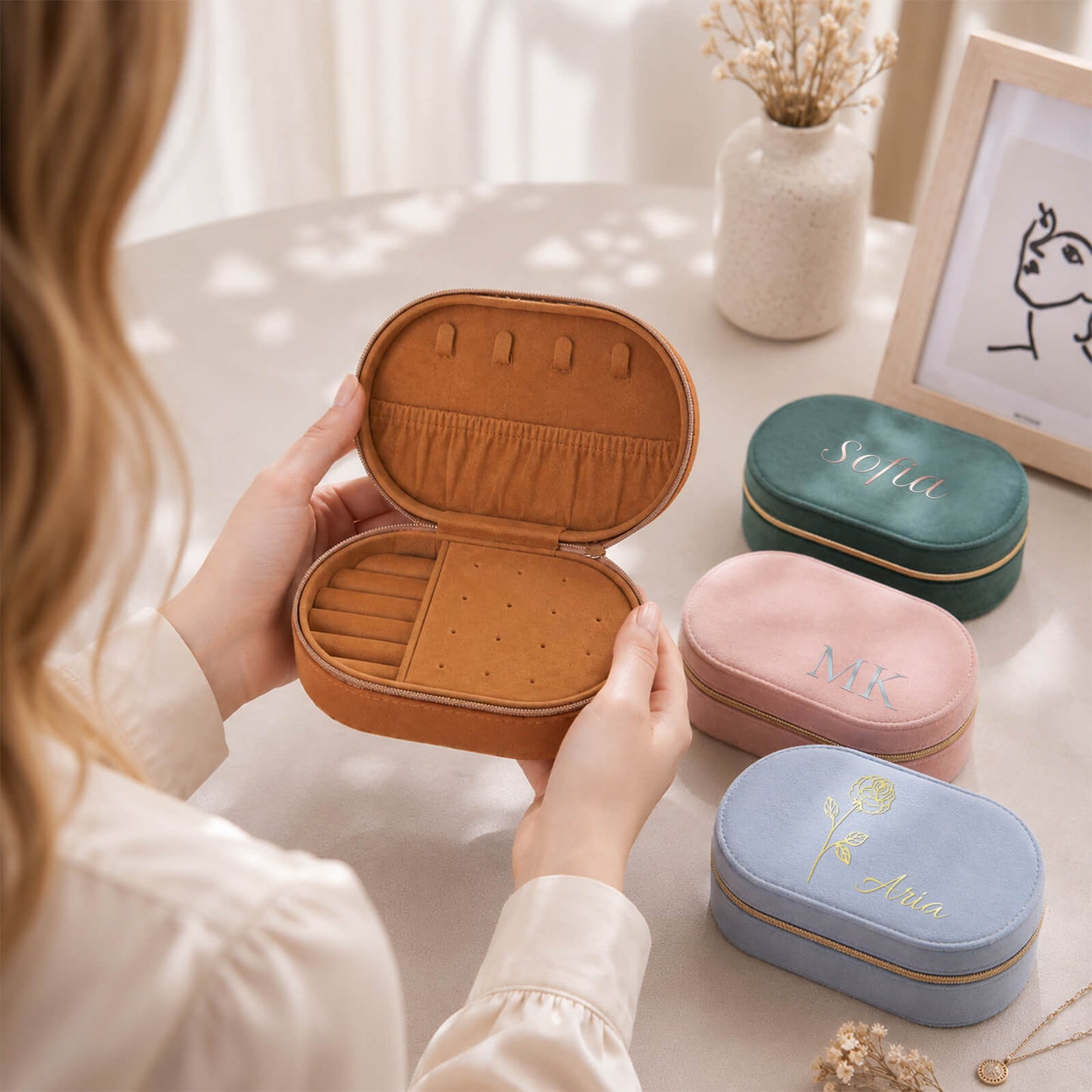 Oval Jewelry Case